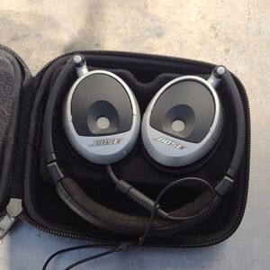 Bose On-Ear Headphones with Case - Black and Silver(Wired)